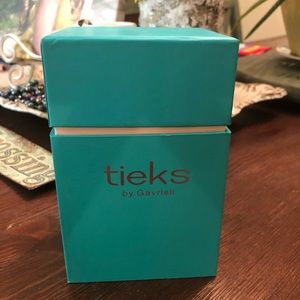 Gorgeous Tieks😊